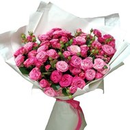 Півонієподібні троянди в упаковці