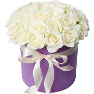 31 троянда в коробці