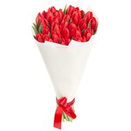 Букет із червоних тюльпанів