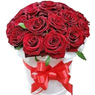 Букет червоних троянд у коробці