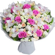 Букет з орхідеями та іншими квітами