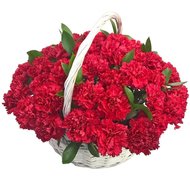 Кошик червоних гвоздик