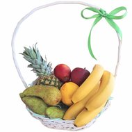 Кошик з ананасом та грушами