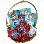 Кошик із солодощами для дітей