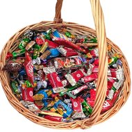 Кошик із цукерками