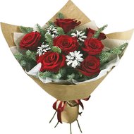 Червоні троянди з шишками в букеті