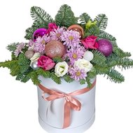 Новогодняя коробка с цветами для девушки