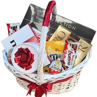 Gift basket with filling