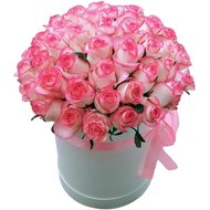 Троянди в коробці