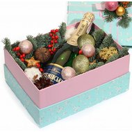 Шампанське в коробці з ялиною