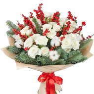 Зимовий букет з білих кущових троянд