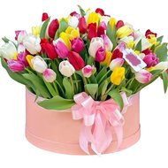 Велика композиція тюльпанів у коробці