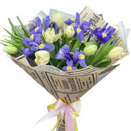 Букет з білими тюльпанами та ірисами