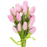 Букетик рожевих тюльпанів