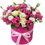 Квіти у коробці для мами