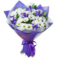 Хризантеми з ірисами у букеті