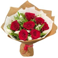 Контрастний букет з троянд і тюльпанів