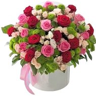 Красива коробка з квітами