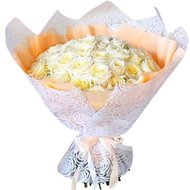 Красивый букет белых роз для любимой