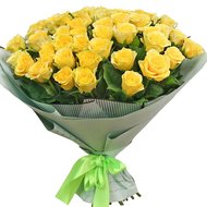 Красивый букет желтых цветов