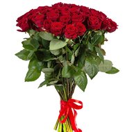 Красные розы в букете