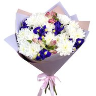 Милий букет квітів з ірисами