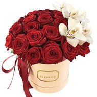 Шикарний букет квітів у коробці