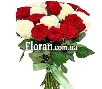 25 червоно білих троянд