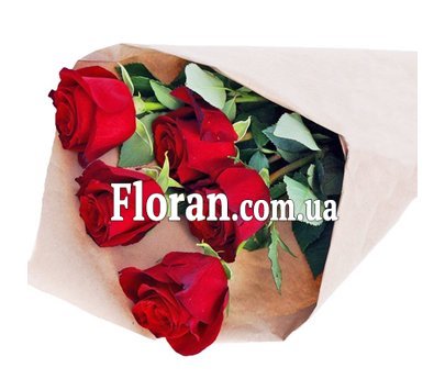 Букет з 5 червоних троянд