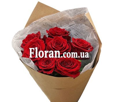 Букет з 7 червоних троянд