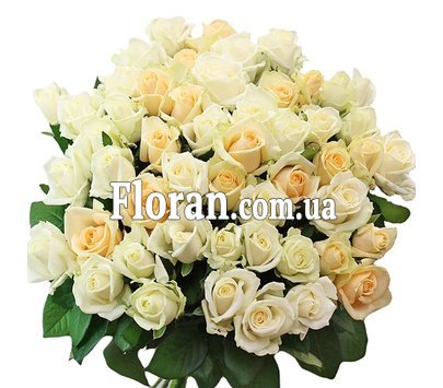 Букет з білих і кремових троянд