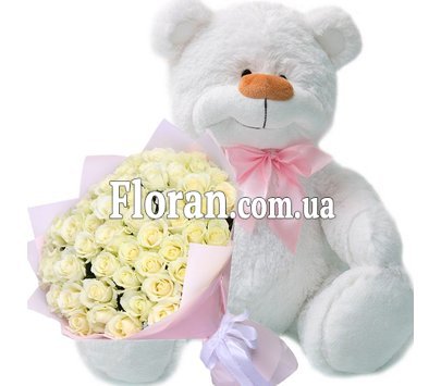 Великий ведмідь з квітами