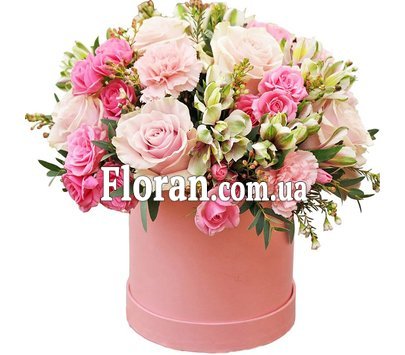 Букет квітів в капелюшній коробці