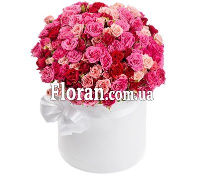 Букет з кущових троянд в коробці