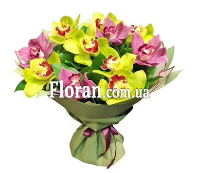 Букет орхідей