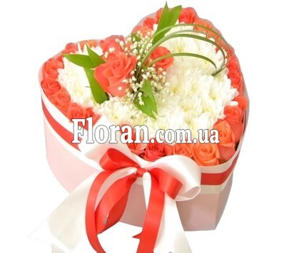 Квіти в коробці серце
