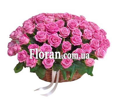 Compositions of roses in a basket
