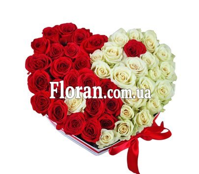 Композиція з квітів серце