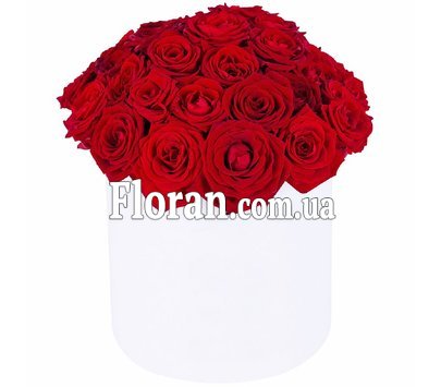 Червоні троянди в коробці
