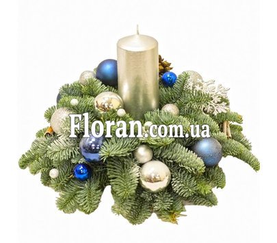 Новорічна композиція з ялинових гілок