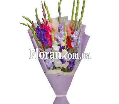 Оригінальний букет з гладіолусів
