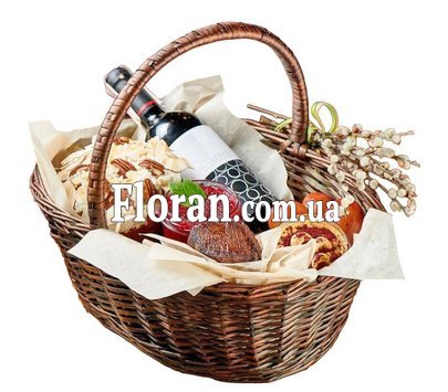 Великодній кошик з вином