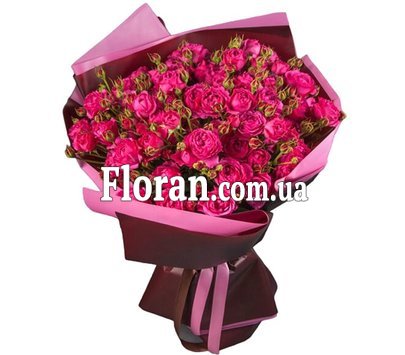 Рожеві півонієподібні троянди