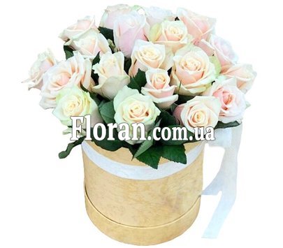 Троянди в коробочці