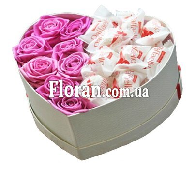 Живі квіти і цукерки