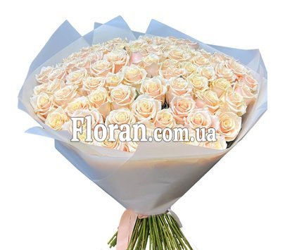 101 кремова троянда коротка