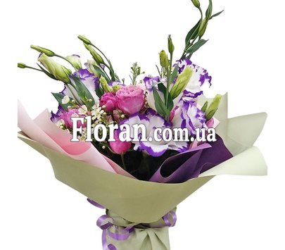 Букет з еустоми та кущової троянди