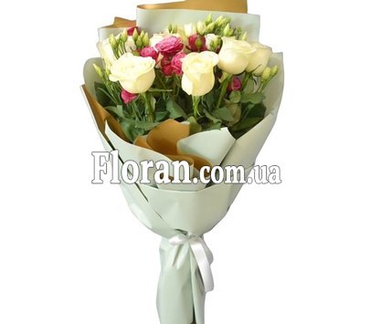 Bouquet of eustoma and roses