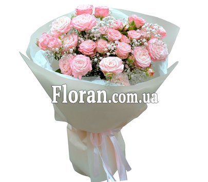 Букет із гіпсофіли та кущової троянди