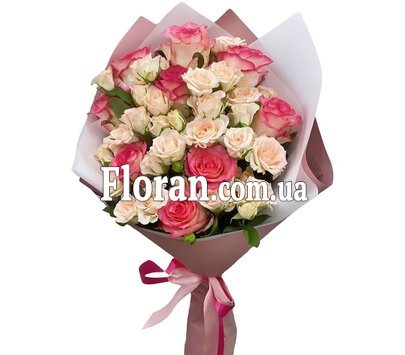 Букет из крупных и мелких роз